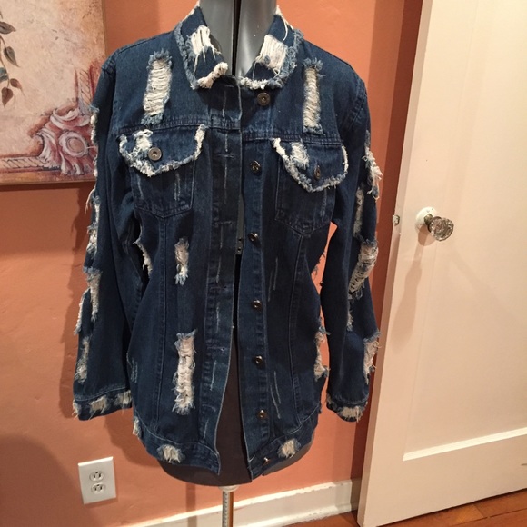 The Style Between Us Jackets & Blazers - The Style Between Us Jean Jacket Size S/M NWT